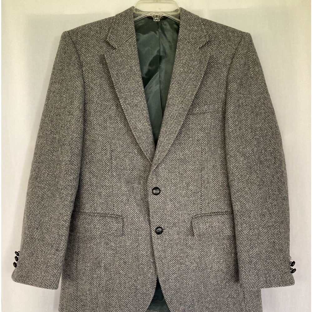 LOFT & BROWNSTONE Mens 2 Button Blazer Jacket. Medium Gray w/satin lining